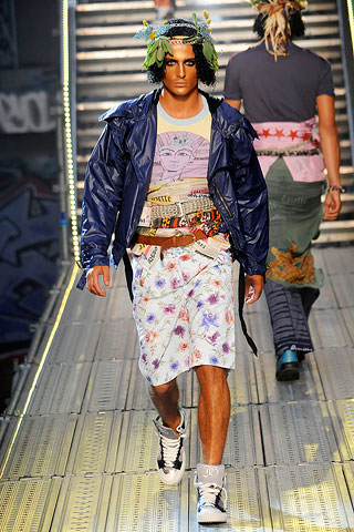 John Galliano / - 2010